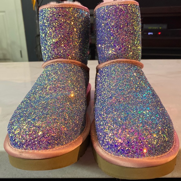 Ugg boots size 10 - Picture 2 of 7